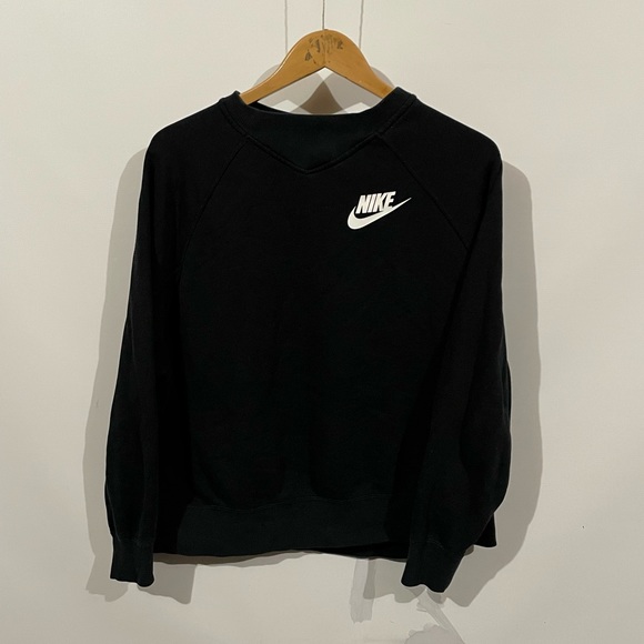 Nike Tops - Nike tech fleece athletic crewneck sweatshirt
